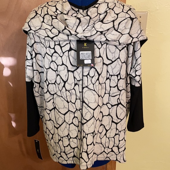 NWT Comfy IC Connie K cream and black top (OLCC-AF) - Picture 6 of 11